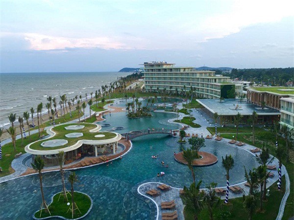 Công nhận Khu nghỉ dưỡng FLC Sầm Sơn đạt chuẩn 5 sao