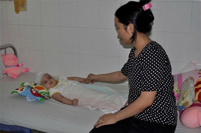 Khởi tố vụ án bé gái sống thực vật sau khi ngã tại nhà trẻ 