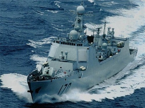 Trung Quốc điều hai tàu tên lửa bám tàu Mỹ ở Biển Đông