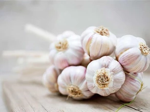 Bí quyết thổi bay mụn bằng các loại thực phẩm có sẵn trong nhà