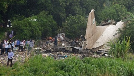 Máy bay Nga rơi tại Nam Sudan: Chỉ còn 3 người sống sót
