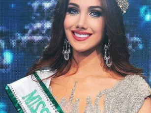 Ngắm vẻ đẹp nữ thần của tân Hoa hậu Quốc tế 2015