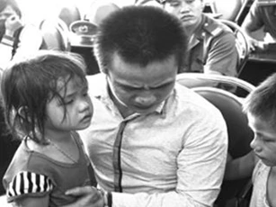 Án mạng sau cú giẫm chân người