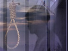 Bàng hoàng tài xế treo cổ chết trong quán cafe