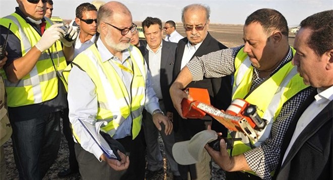 Rơi máy bay ở Ai Cập: Âm thanh cuối cùng hộp đen ghi được là tiếng bom nổ?