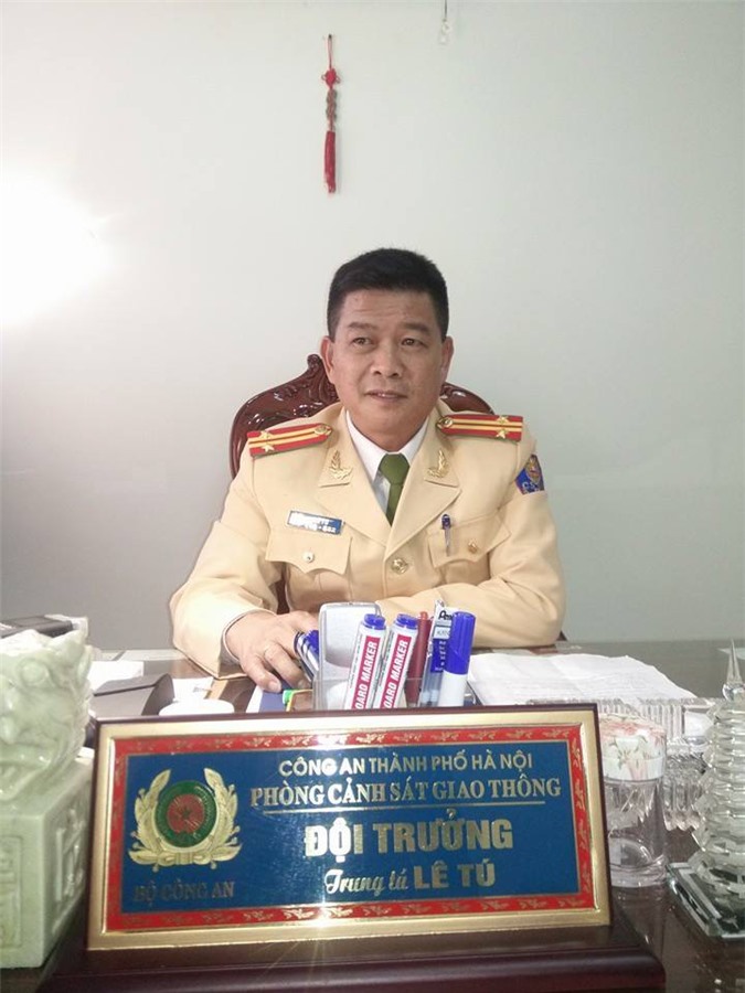 Taxi "điên" đâm hàng loạt xe máy: Chồng nhảy cầu, vợ "bất động" sau tai nạn?