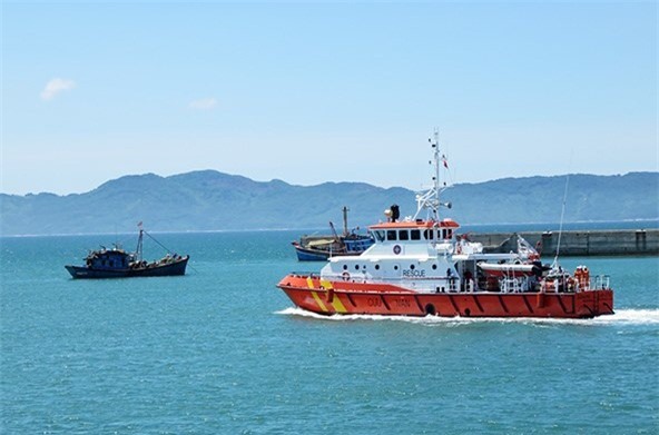 6 ngư dân thoát chết thần kỳ sau 4 ngày trôi dạt trên biển