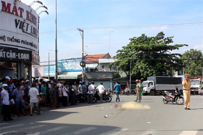 Xót xa đôi nam nữ chết thảm dưới gầm xe ben 