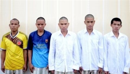 Bắt giam 5 yêu râu xanh hiếp dâm tập thể bé gái 10 tuổi