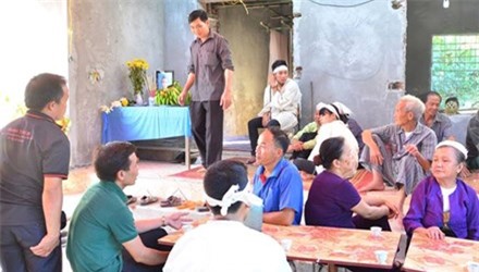 Chồng giết vợ, đâm hàng xóm nhập viện vì ghen