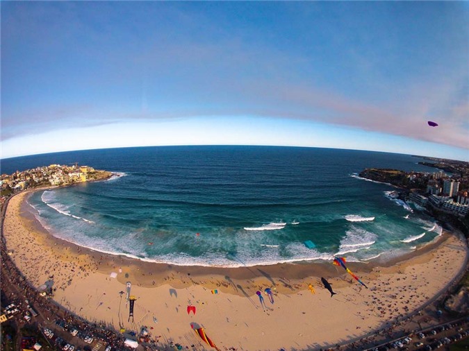 Hòa mình vào bãi biển Bondi quyến rũ của Sydney