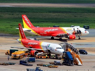 Nữ tiếp viên Vietjet tố một giám đốc “làm bậy” trên chuyến bay