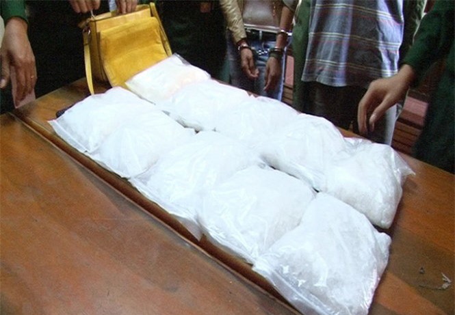 Bỏ 10kg ma tuý đá vào bao tải dứa để qua mắt nhà chức trách