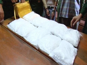 Bỏ 10kg ma tuý đá vào bao tải dứa để qua mắt nhà chức trách