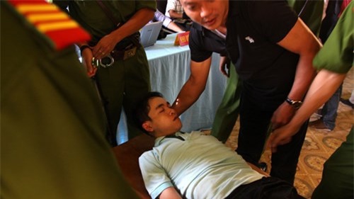 Xét xử thảm sát tại Quảng Trị: Bị cáo ngất xỉu tại phiên tòa