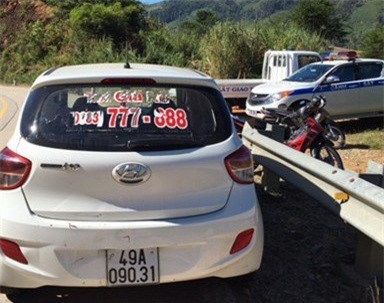 Bao vây khu rừng truy bắt 4 kẻ cướp taxi đào tẩu