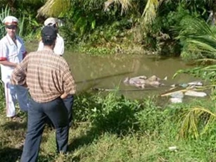 Hoảng hồn phát hiện thi thể người đàn ông dưới kênh nước