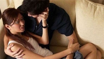 Quay video cảnh “ân ái”, gã trai tống tiền bạn gái trẻ