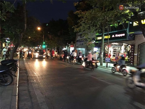 Cô gái trẻ xinh đẹp bất ngờ tử vong sau khi ngã xuống đường