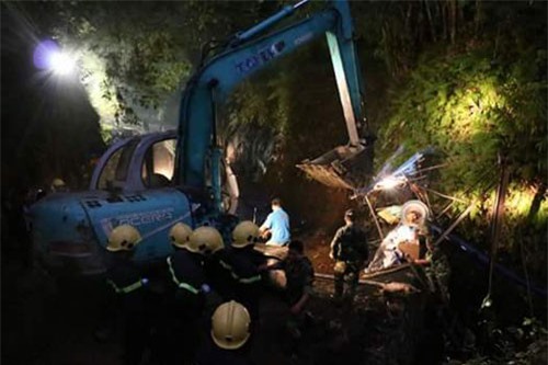 Mỏ than bất ngờ đổ sập, vùi lấp 3 người