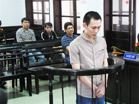 Đâm người vì dám nói chuyện với người tình cũ