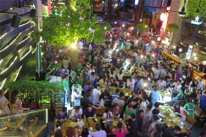 Đột kích Beer Club biến tướng vũ trường lộ thiên giữa Sài Gòn