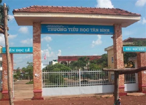 "Yêu râu xanh" đột nhập trường, dâm ô với học sinh lớp 1