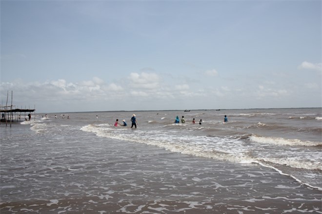 Chìm tàu tại Bến Tre: 1 người tử vong, 1 người mất tích