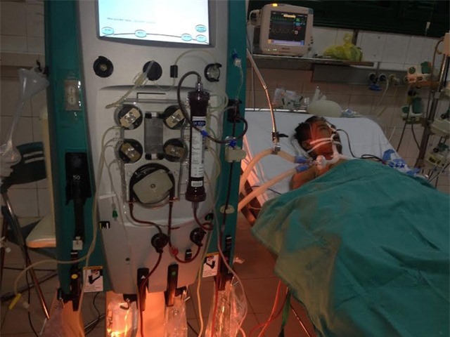 Giả "thượng đế", cướp táo tợn đâm xuyên gáy xe ôm cướp tài sản 