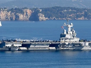 Xem chiến đấu cơ Pháp xuất kích dội bom IS từ tàu sân bay Charles de Gaulle