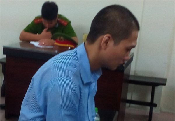 Kẻ đánh vợ đến chết khóc “như mưa” tại tòa