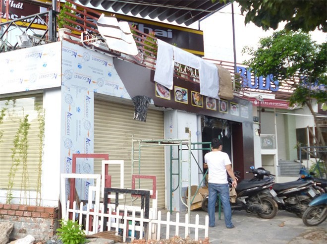 Một công nhân tử vong do dây điện đứt rơi trúng người