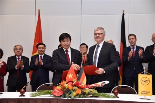 Vietjet ký hợp đồng bảo trì động cơ tàu bay Airbus A320 với Lufthansa, Đức