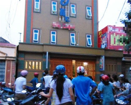 Bắt kẻ ác man giết bạn trong quán Karaoke vì mâu thuẫn