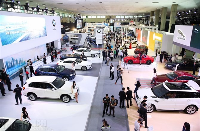 Hàng trăm triệu USD của người Việt dùng để mua xe ngoại