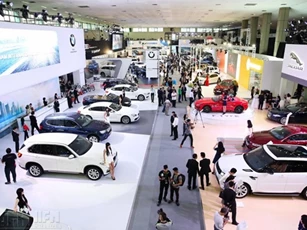 Hàng trăm triệu USD của người Việt dùng để mua xe ngoại