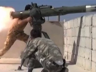 Phóng viên Nga ở Syria suýt mất mạng vì tên lửa chống tăng của Mỹ