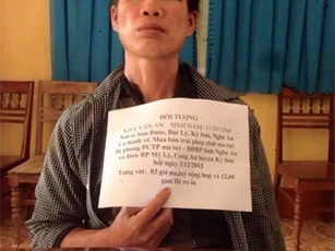 Bắt kẻ tàng trữ 600 viên ma túy chống trả công an