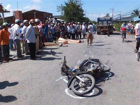 Xót xa học sinh lớp 11 tử vong khi đi học về