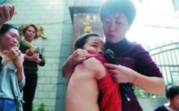 Cô giáo đánh bầm dập 16 học sinh vì làm phiền khi ngủ trưa