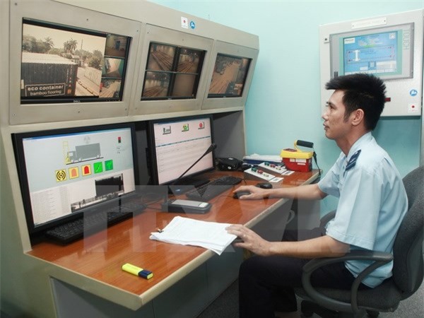 Đầu tư hệ thống máy soi container ngăn chặn chở hàng cấm vào Việt Nam