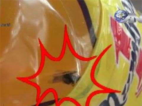 Vụ chai nước ngọt có ruồi: Triệu tập Giám đốc Tân Hiệp Phát?