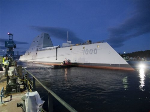 Cạnh tranh với Nga, Mỹ sản xuất hàng loạt khu trục hạm tàng hình USS Zumwalt