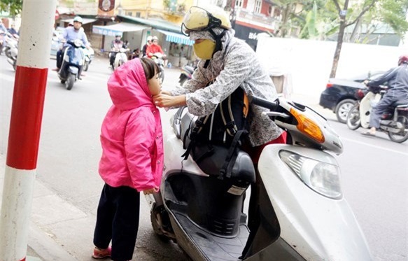 Miền Bắc chìm trong giá rét, cần mặc thêm áo ấm khi ra đường