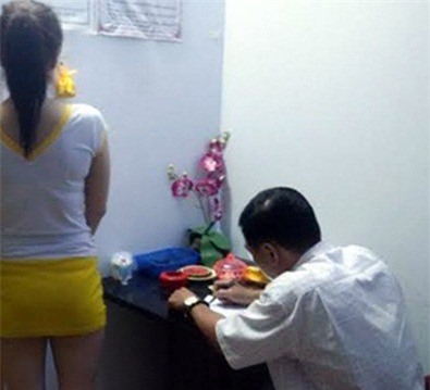 TP. HCM: Bắt quả tang nữ nhân viên massage kích dục khách