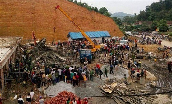 Vụ sập giàn giáo cây xăng: Danh tính 8 người thương vong 