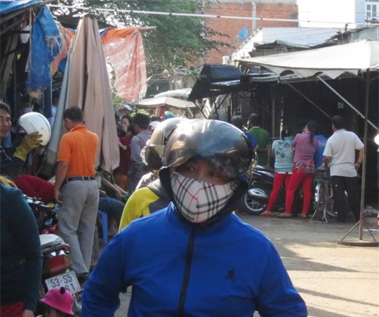 Xót xa cảnh hai vợ chồng bán trứng vịt chết vì cháy chợ