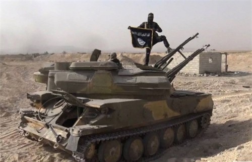 Giao tranh ác liệt với quân chính phủ, IS tái chiếm nhiều thị trấn ở Syria