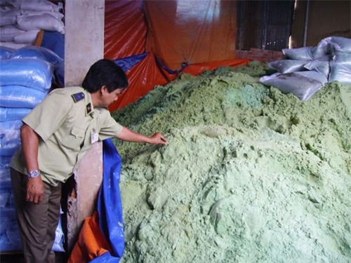 Quyết liệt "dẹp" nạn phân bón giả, chất cấm trong chăn nuôi