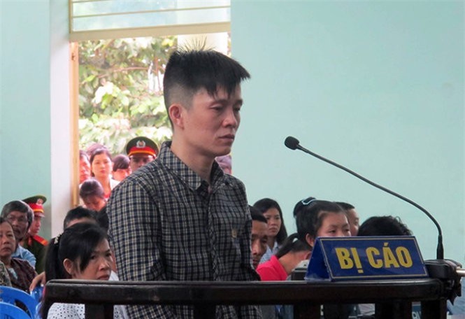 Tử hình kẻ sát nhân đâm dao vào ngực vợ và con trai 2 tuổi